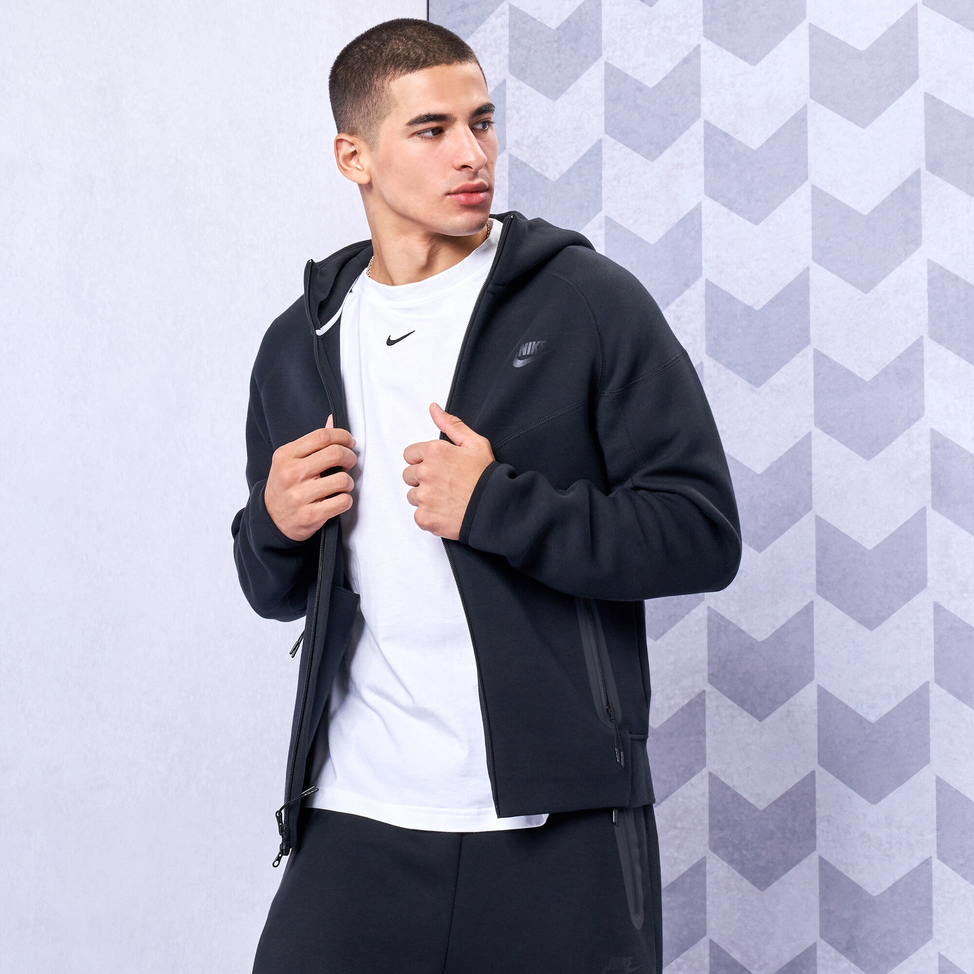 Buy Nike Men's Sportswear Tech Fleece Full-Zip Hoodie Black in KSA -SSS