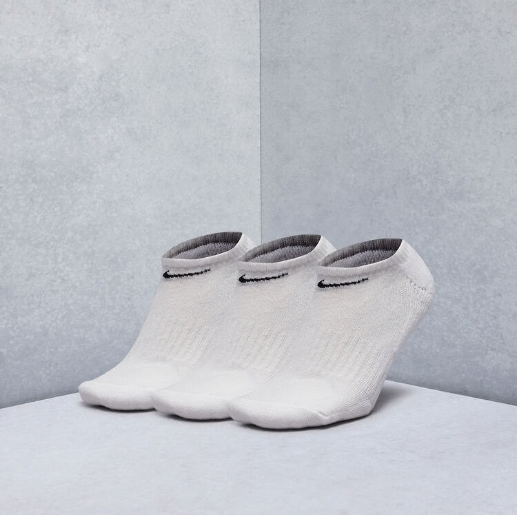 Buy Nike Everyday Cushioned Training No-Show Socks (3 Pack) in Kuwait