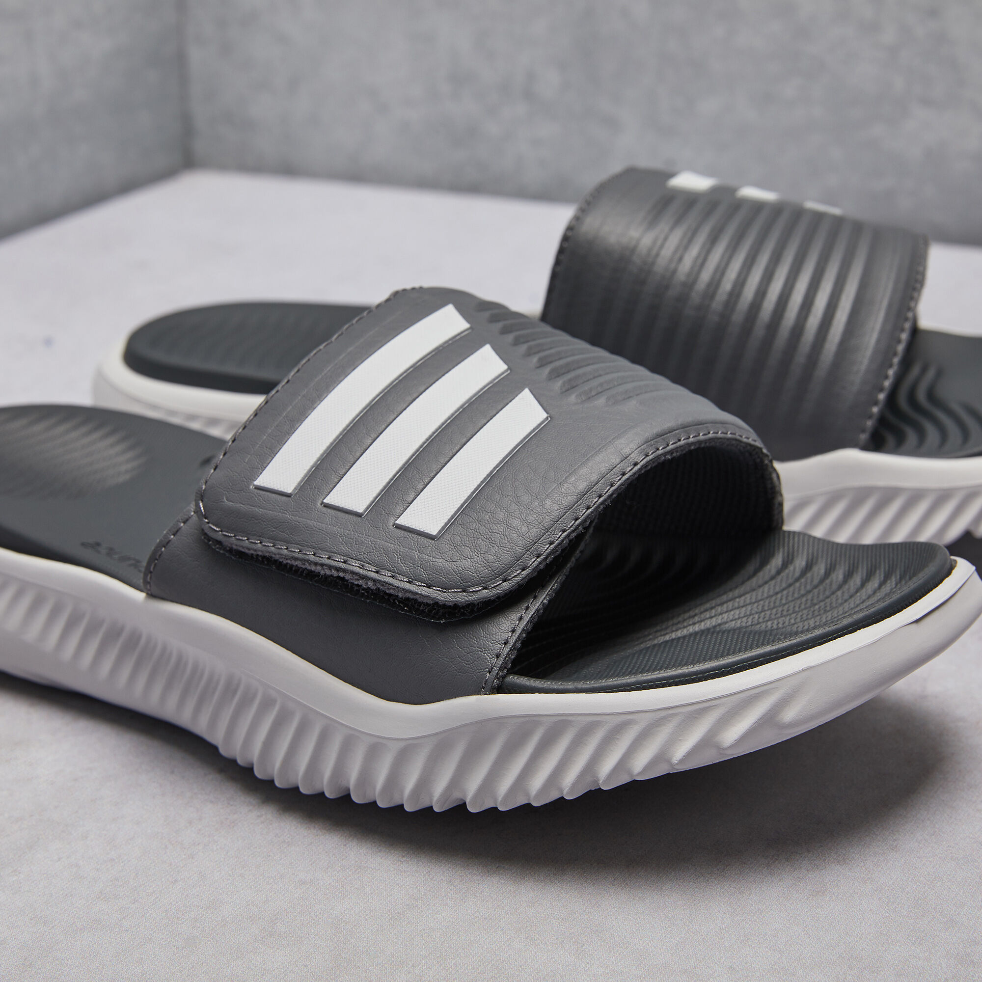 Adidas bounce sale slides