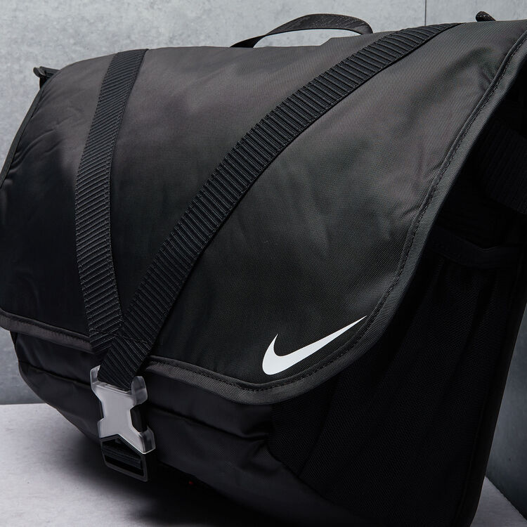 Buy Nike Sportswear Essentials Messenger Bag KSA | Dropkick