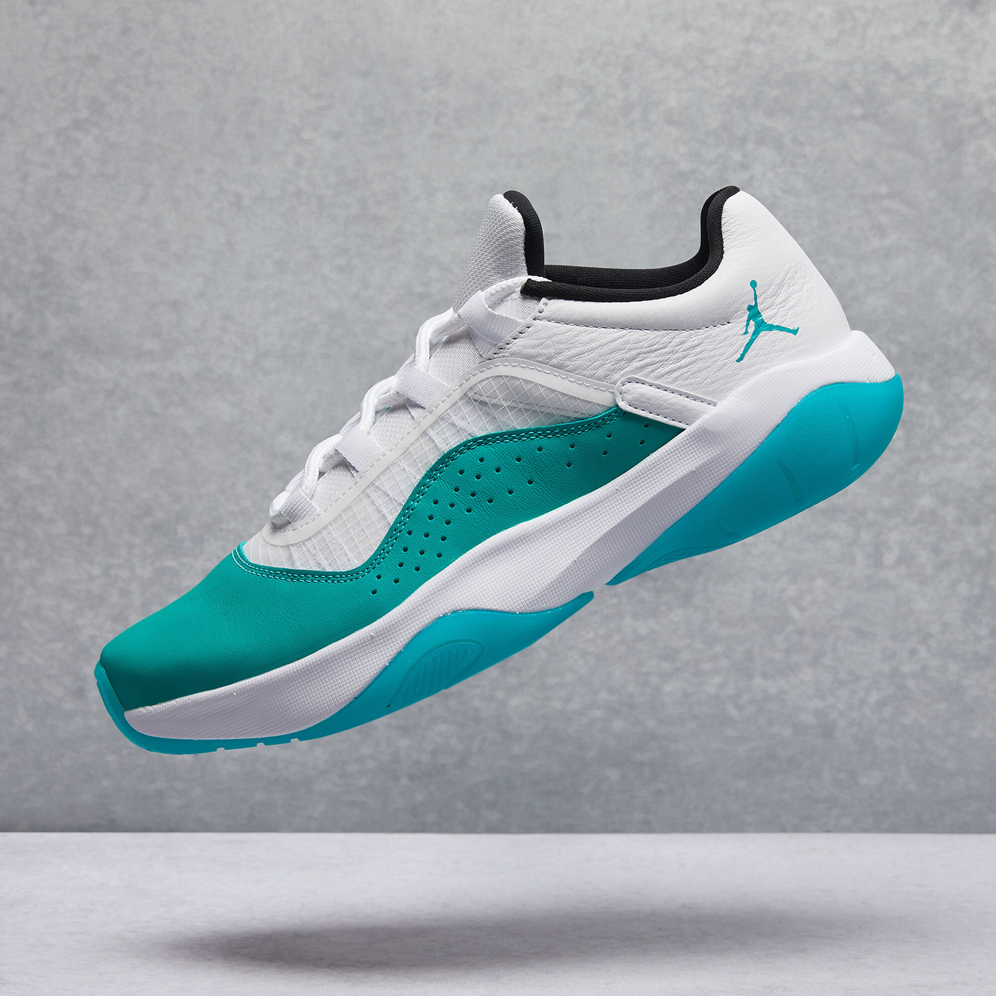 Jordan 11 mint discount green