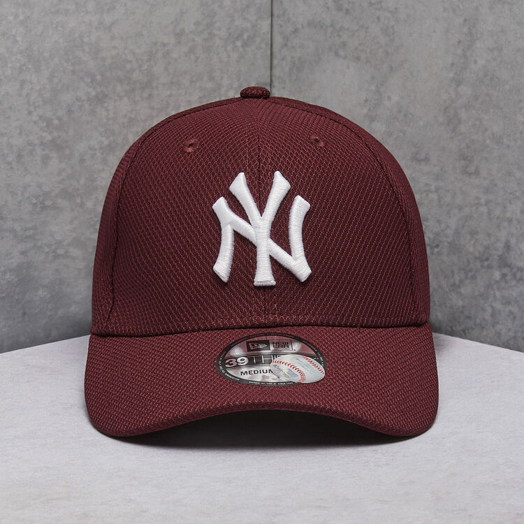 New Era 39Thirty New York Yankees Cap S-M Red / White