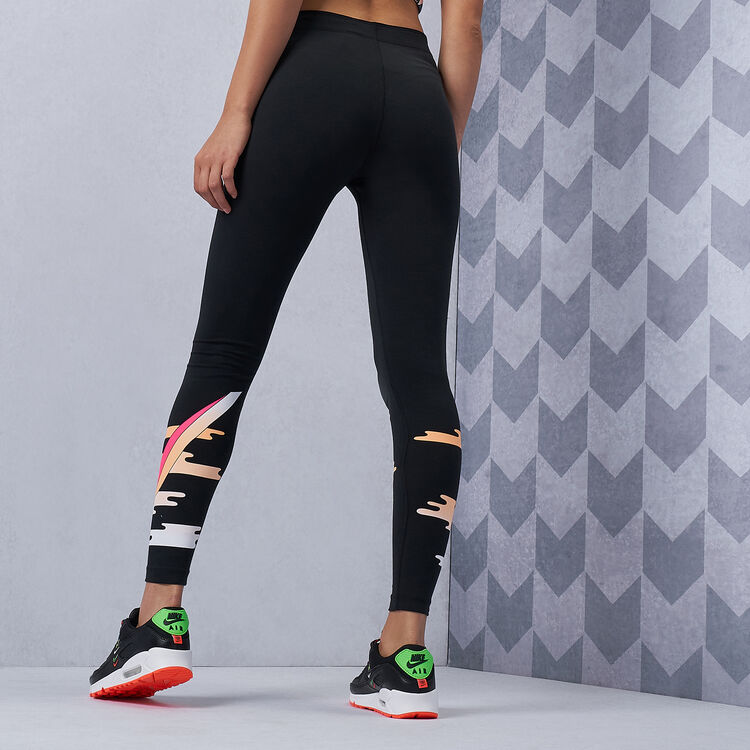 Buy Nike Sportswear Icon Clash Leggings in KSA